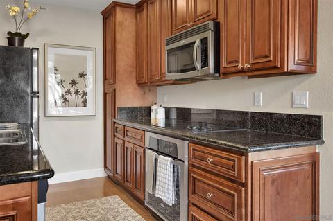 8536 Via Mallorca #A, La Jolla, CA 92037 photo 6