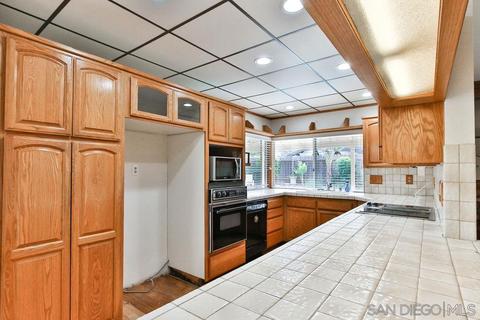 2414 Wagon Wheel Ct, Spring Valley, CA 91978 photo 8