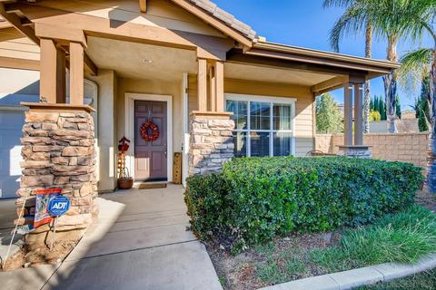 33748 Emerald Creek Ct, Temecula, CA 92592 photo 2