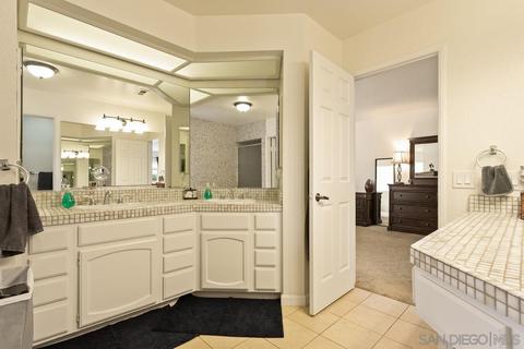 3833 Wildrose Gln, Escondido, CA 92025 photo 18