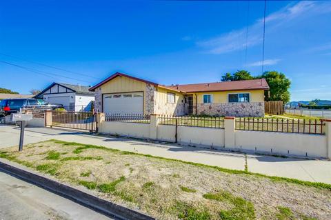 504 Roja St, Oceanside, CA 92057 photo 2