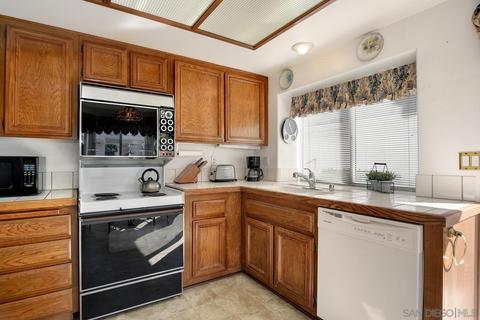4704 Galicia Way, Oceanside, CA 92056 photo 12