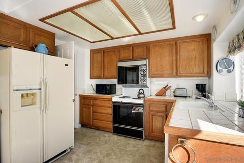 4704 Galicia Way, Oceanside, CA 92056 photo 13
