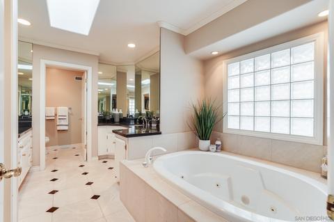 5730 Rutgers Rd, La Jolla, CA 92037 photo 18