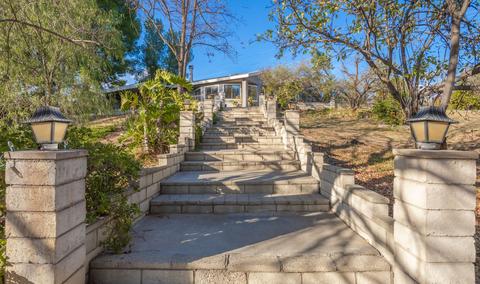 36005 Glenoaks Rd, Temecula, CA 92592 photo 2