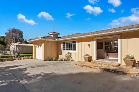 716 Del Valle Dr, Fallbrook, CA 92028 photo 2