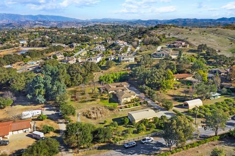 716 Del Valle Dr, Fallbrook, CA 92028 photo 40