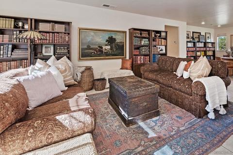 716 Del Valle Dr, Fallbrook, CA 92028 photo 4