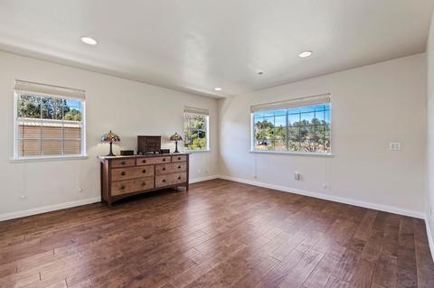 716 Del Valle Dr, Fallbrook, CA 92028 photo 9
