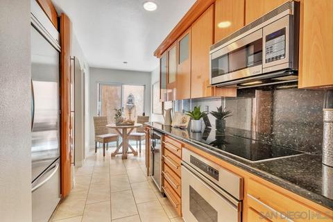 775 Bonair Pl, La Jolla, CA 92037 photo 9
