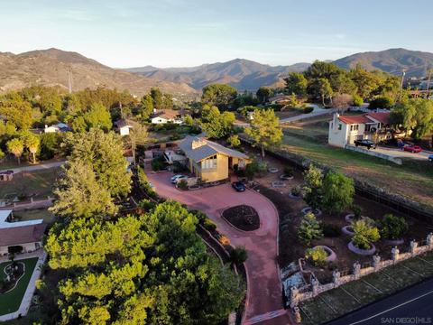 729 Singing Trails Dr, El Cajon, CA 92019 photo 4