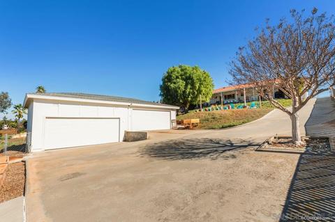 2431 Alexander Dr, Escondido, CA 92029 photo 4