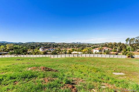 2431 Alexander Dr, Escondido, CA 92029 photo 2