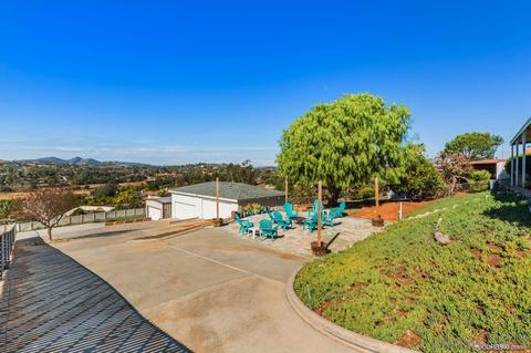 2431 Alexander Dr, Escondido, CA 92029 photo 3