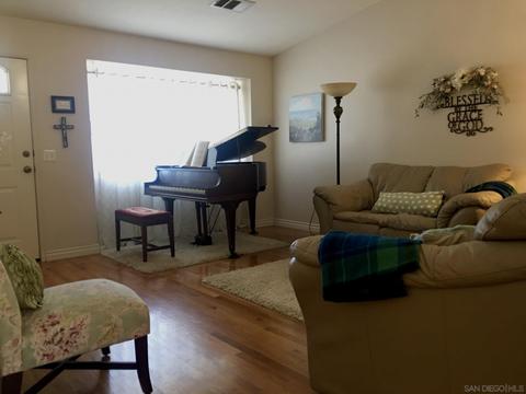 1070 Panno St, Brawley, CA 92227 photo 5