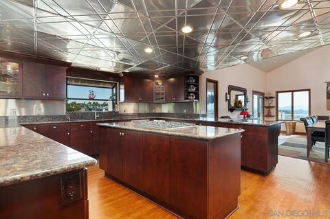9879 Grandview Dr, La Mesa, CA 91941 photo 14