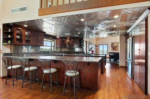 9879 Grandview Dr, La Mesa, CA 91941 photo 13