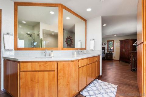 9879 Grandview Dr, La Mesa, CA 91941 photo 25