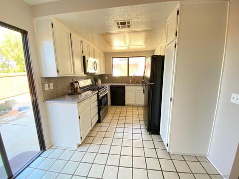 1054 Ginger Gln, San Marcos, CA 92078 photo 12