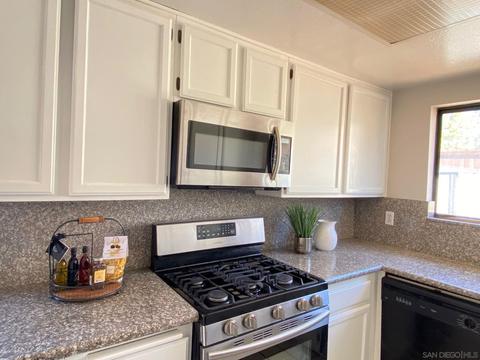 1054 Ginger Gln, San Marcos, CA 92078 photo 15