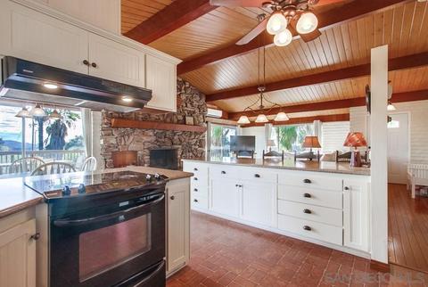 2687 Rosehill Rd, Escondido, CA 92025 photo 12
