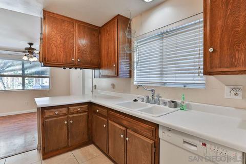 1646 Lisa Ave, Vista, CA 92084 photo 3