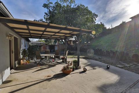 1646 Lisa Ave, Vista, CA 92084 photo 17