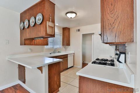 1646 Lisa Ave, Vista, CA 92084 photo 7