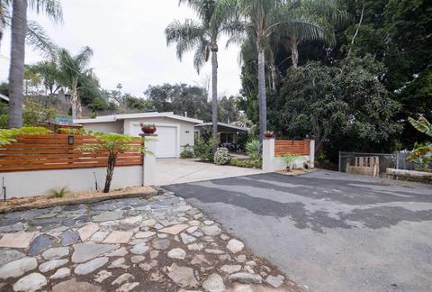 887 Eucalyptus Ave, Vista, CA 92084 photo 2