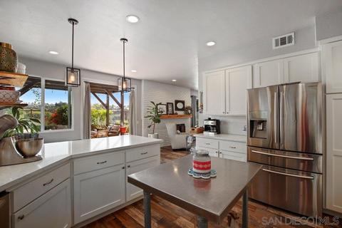 2409 Carriage Cir, Oceanside, CA 92056 photo 5