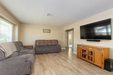 988 Ellen Ln, El Cajon, CA 92019 photo 3