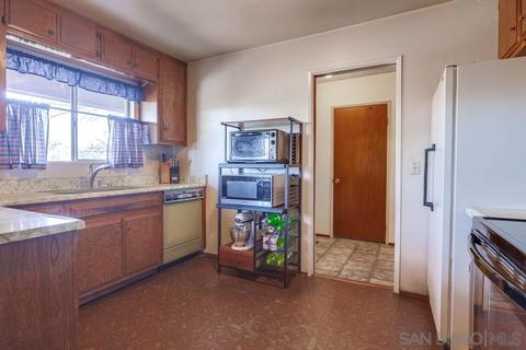 919 Hunter St, Ramona, CA 92065 photo 4