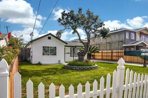 559 9th St, Imperial Beach, CA 91932 photo 2