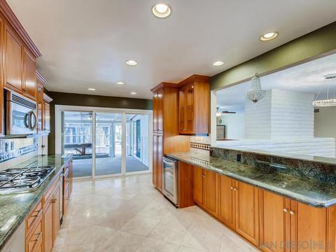 9375 Loren Dr, La Mesa, CA 91942 photo 6
