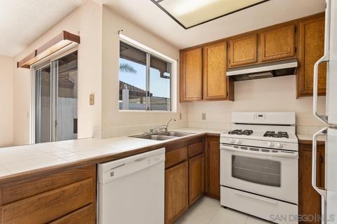 245 Saguaro Pl, Oceanside, CA 92057 photo 10