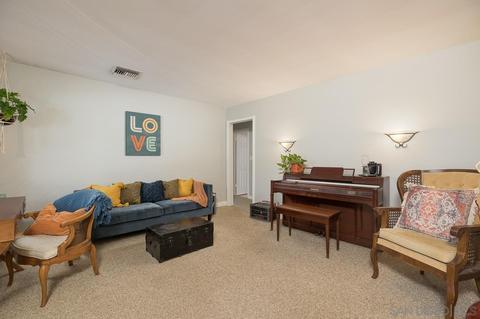1556 Elm Dr, Vista, CA 92084 photo 4