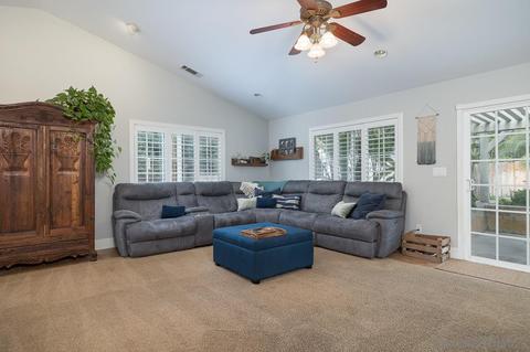 1556 Elm Dr, Vista, CA 92084 photo 10