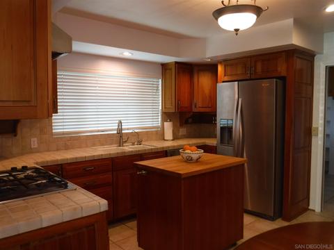 732 W 5th Ave, Escondido, CA 92025 photo 2