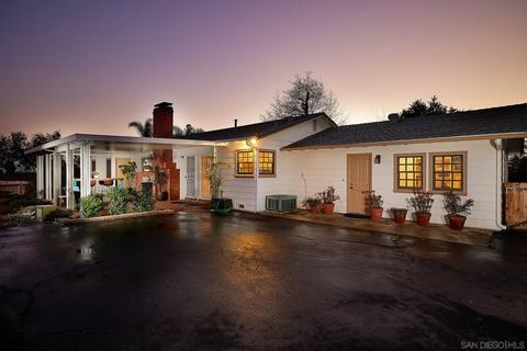 855 Knoll Park Ln, Fallbrook, CA 92028 photo 2