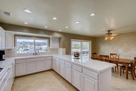 2106 Valley View Blvd, El Cajon, CA 92019 photo 5