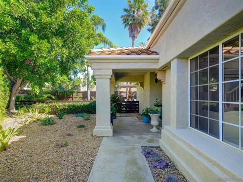 358 Via Del Astro, Oceanside, CA 92057 photo 2