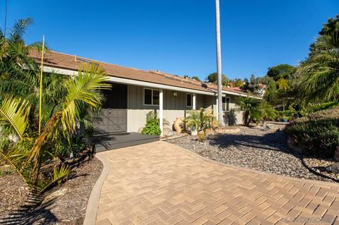 2917 Anaheim St, Escondido, CA 92025 photo 2