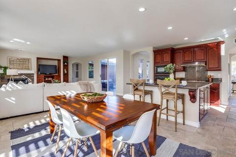 2399 Pine Valley Gln, Escondido, CA 92026 photo 8