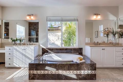 2399 Pine Valley Gln, Escondido, CA 92026 photo 20