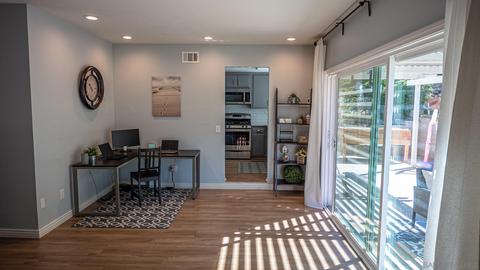 1301 La Mirada Ave, Escondido, CA 92026 photo 6