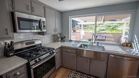 1301 La Mirada Ave, Escondido, CA 92026 photo 8