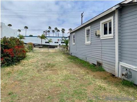 327 S Tremont St, Oceanside, CA 92054 photo 2