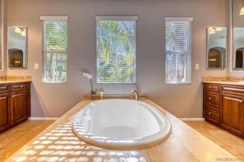7432 Circulo Sequoia, Carlsbad, CA 92009 photo 22