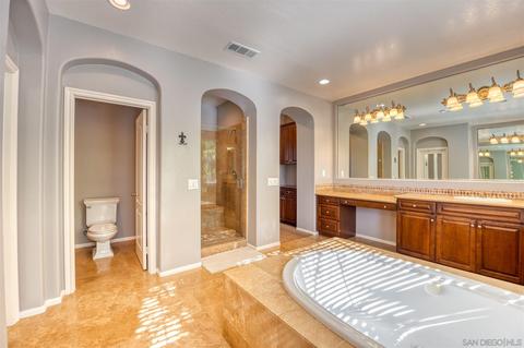 7432 Circulo Sequoia, Carlsbad, CA 92009 photo 24