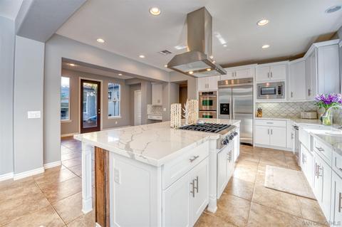 7432 Circulo Sequoia, Carlsbad, CA 92009 photo 5